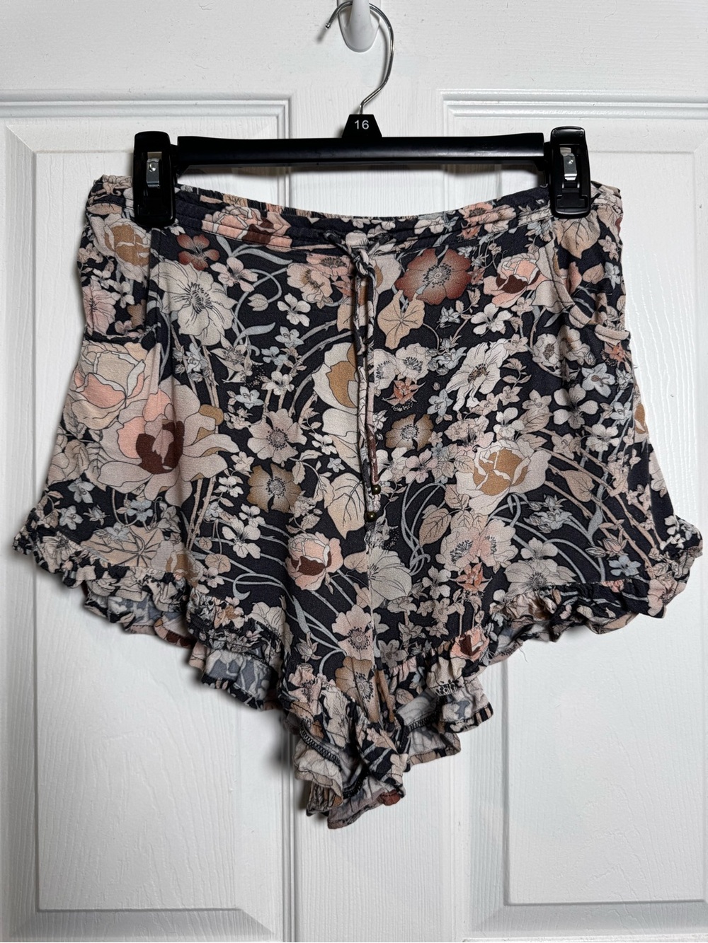Spell & The Gypsy Collective Amethyst Nightfall Floral Ruffle Shorts Size Medium